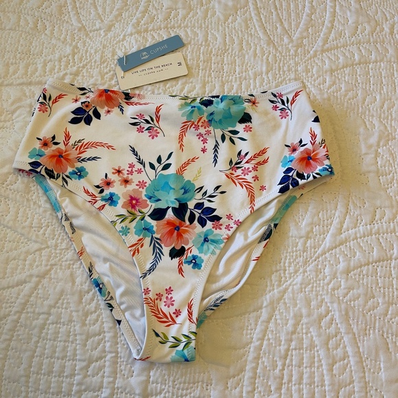 NWT Cupshe Swim Bottoms Floral size M - Picture 1 of 8